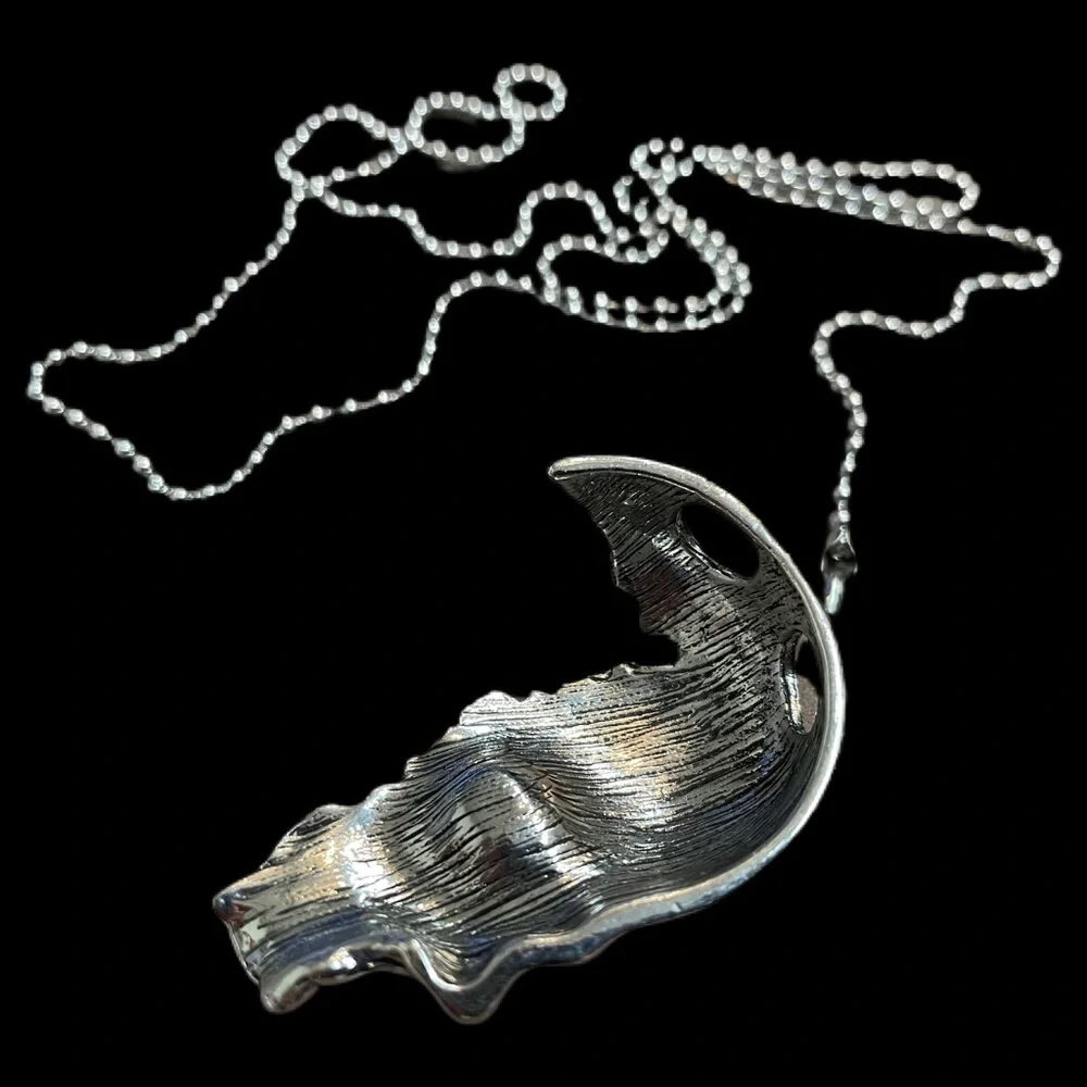 Half Broken Skull Pendant Chain Set